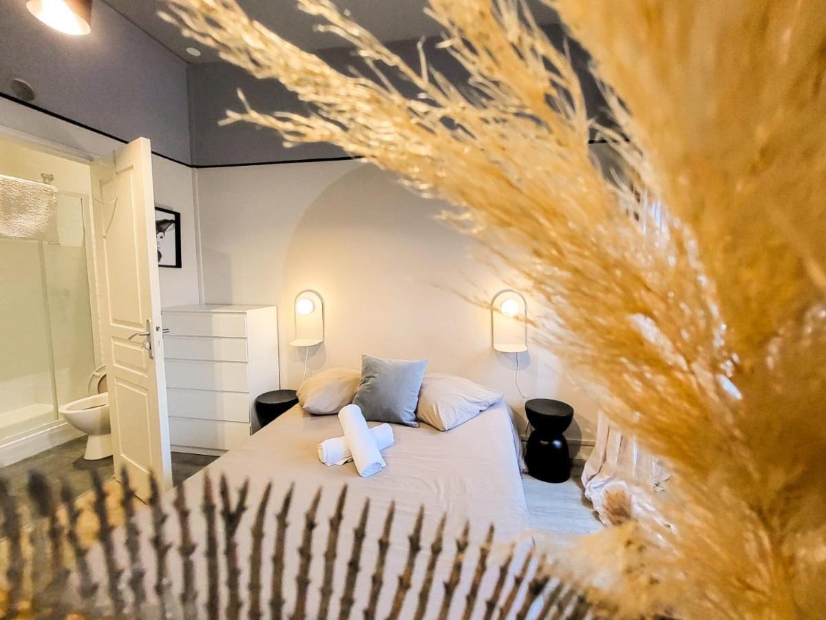 Oxymore Apartment